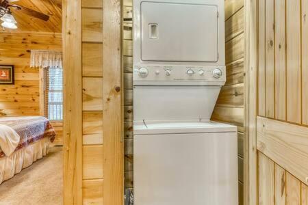 The Great Escape - Min From Parkway With Hot Tub Villa Gatlinburg Buitenkant foto