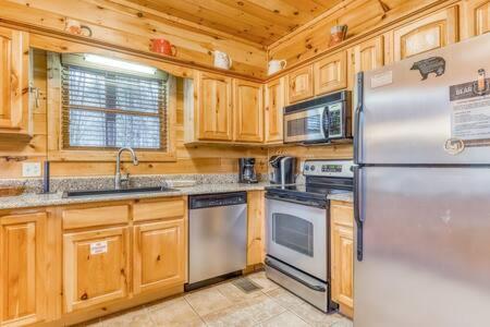 The Great Escape - Min From Parkway With Hot Tub Villa Gatlinburg Buitenkant foto