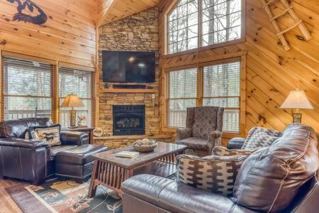 The Great Escape - Min From Parkway With Hot Tub Villa Gatlinburg Buitenkant foto
