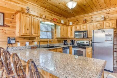 The Great Escape - Min From Parkway With Hot Tub Villa Gatlinburg Buitenkant foto