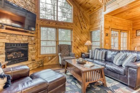 The Great Escape - Min From Parkway With Hot Tub Villa Gatlinburg Buitenkant foto